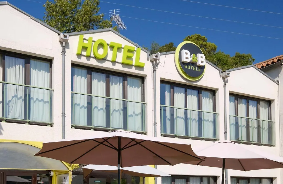 B&B HOTEL Villeneuve Loubet Village-1